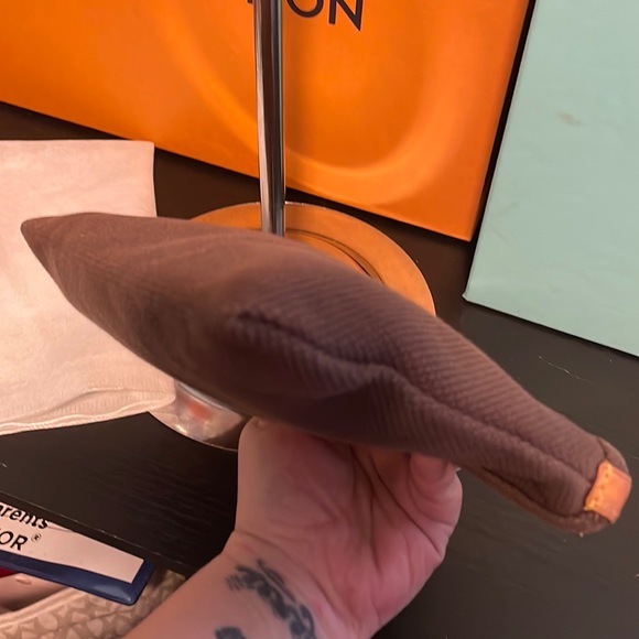 Louis Vuitton Antigua pouch - Picture 11 of 13